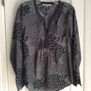 🌟NWOT Daniel Rainn grey leopard top Sz S